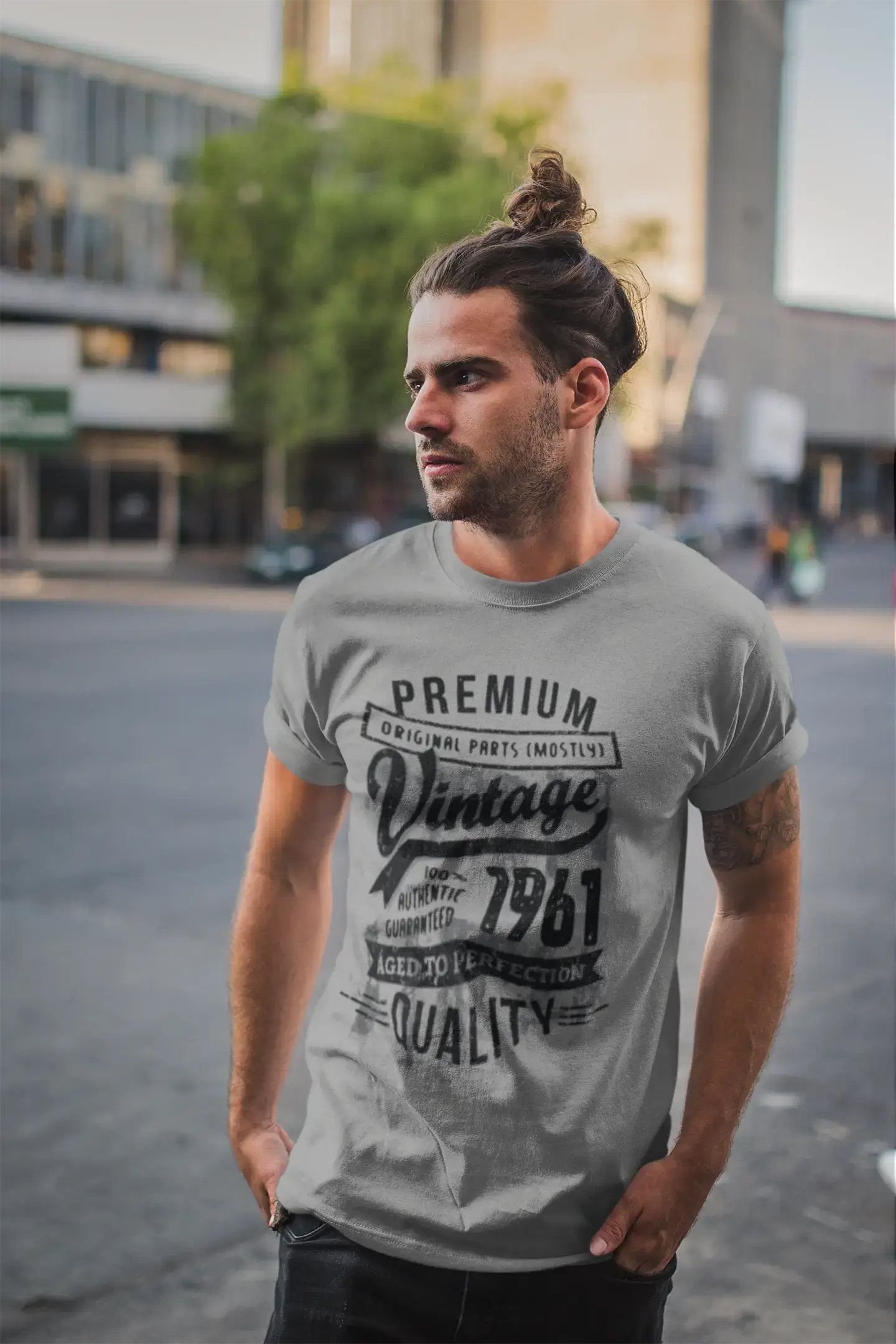 ULTRABASIC - Graphic Men's 1961 Aged to Perfection Birthday Gift T-Shirt