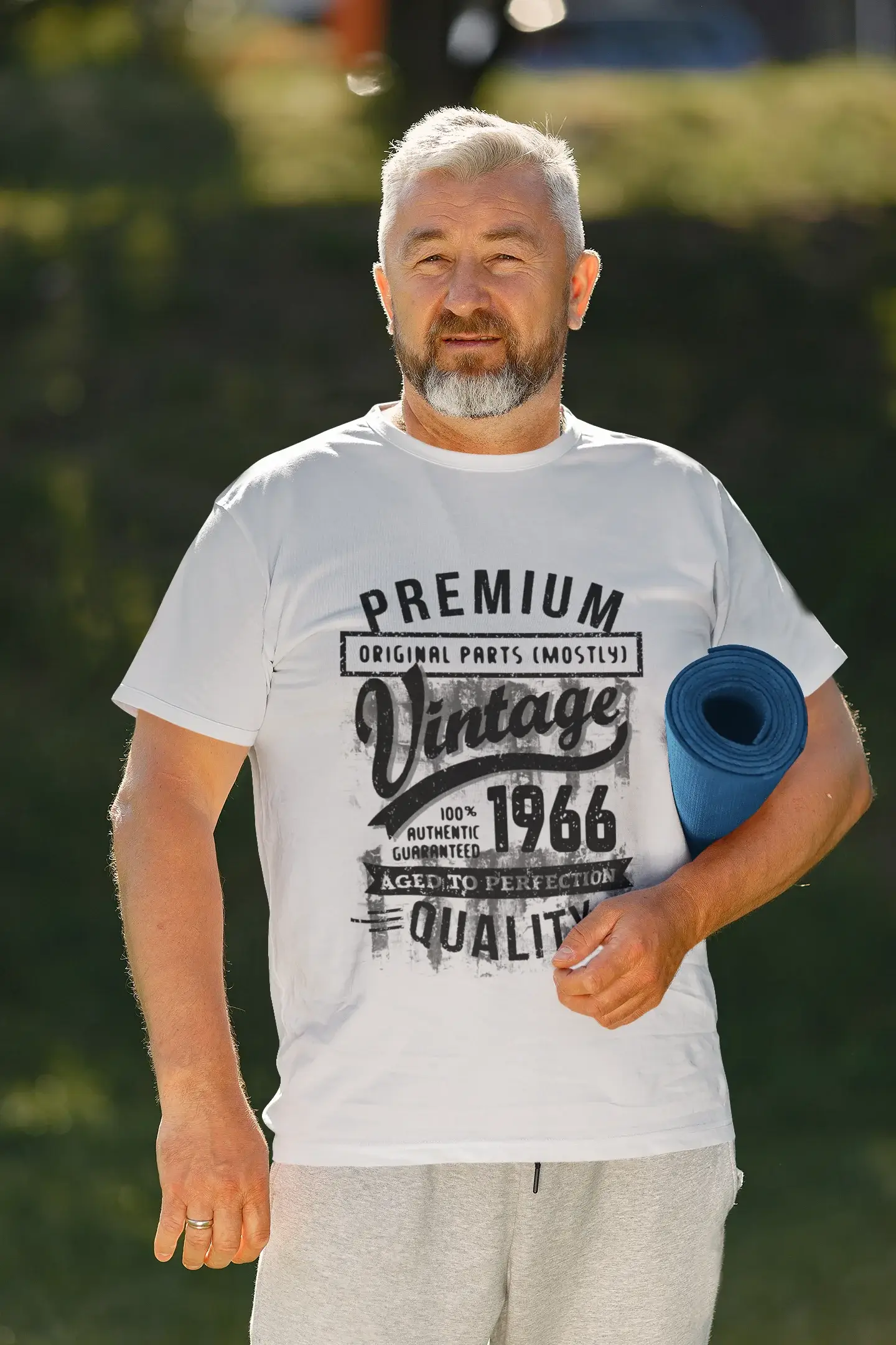 ULTRABASIC - Graphic Men's 1966 Aged to Perfection Birthday Gift T-Shirt