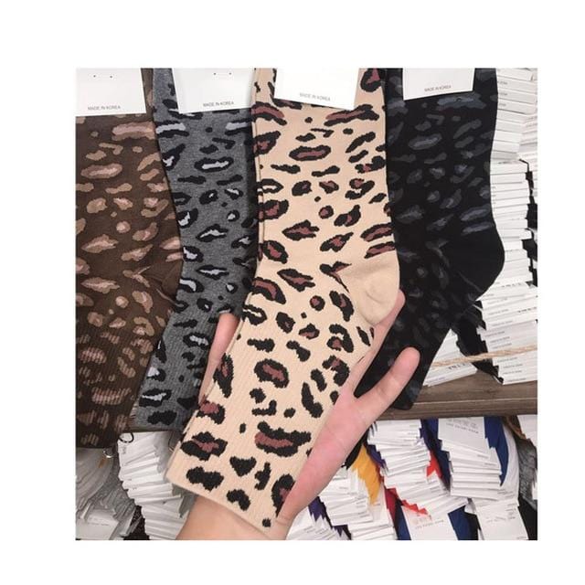 Jeseca Women Fashion Leopard Print Socks Winter Warm Harajuku Retro Vintage Sock for Girls Christmas Gift 2019 Autumn Sales Hot