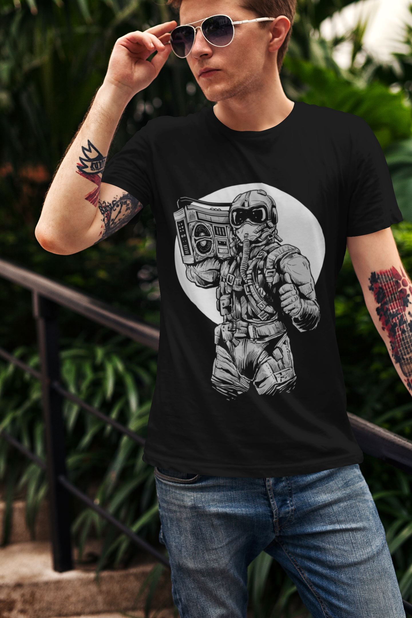 ULTRABASIC Men's T-Shirt Pilot Fighter Boombox on Shoulder - Funny Music Shirt